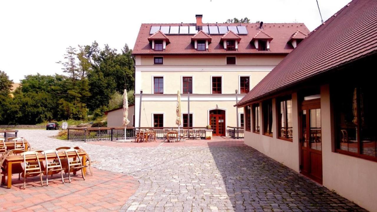 Hotel Mlyn Mitrovice Příbram Exterior foto